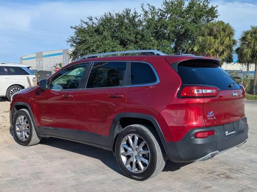 Deep Cherry Red Crystal Pearlcoat 2017 Jeep Cherokee Limited