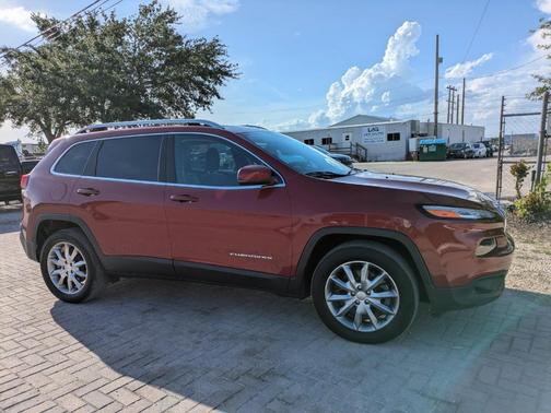 Deep Cherry Red Crystal Pearlcoat 2017 Jeep Cherokee Limited