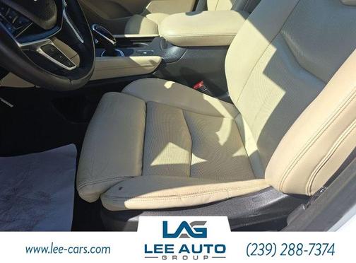 Crystal White Tri-Coat 2017 Cadillac XT5 Luxury