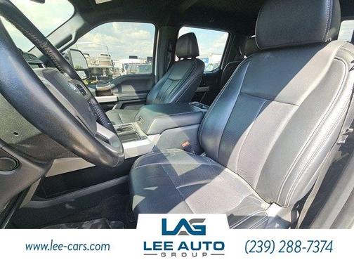Oxford White 2022 Ford F-350 Lariat Super Duty