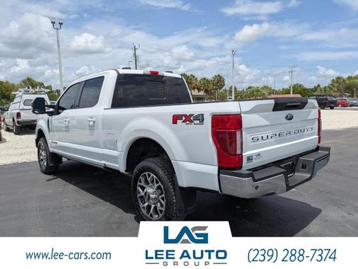 Oxford White 2022 Ford F-350 Lariat Super Duty