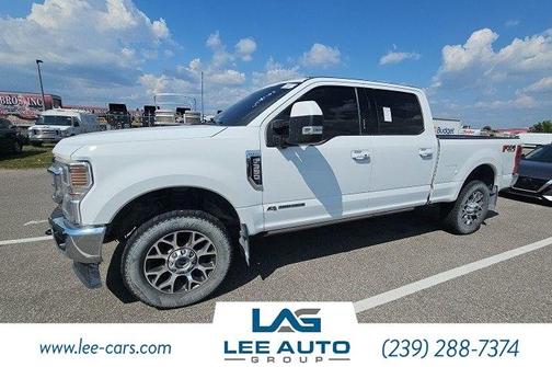 Oxford White 2022 Ford F-350 Lariat Super Duty