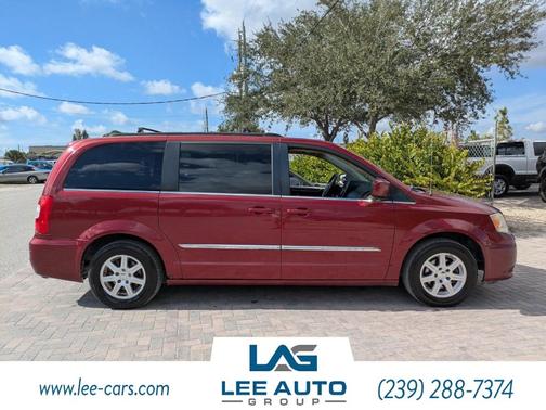 2012 Chrysler Town & Country Touring