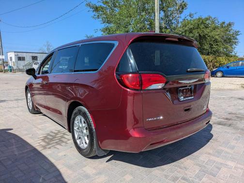 Velvet Red Pearlcoat 2017 Chrysler Pacifica Touring