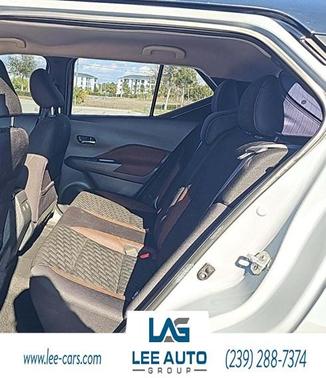 2021 Nissan Kicks SR