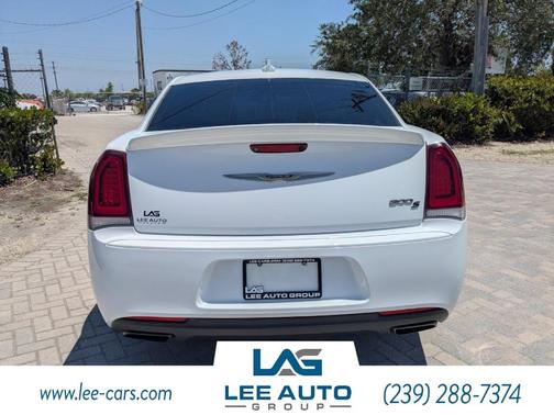 2018 Chrysler 300 S