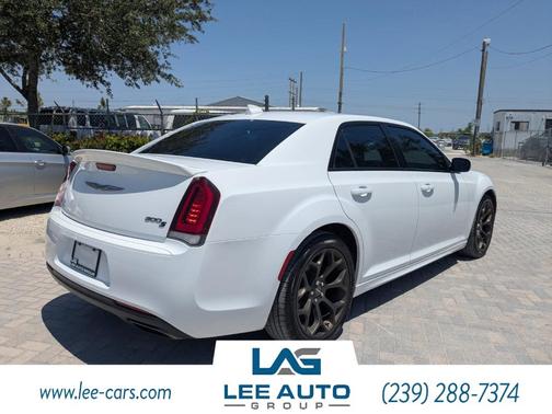 2018 Chrysler 300 S
