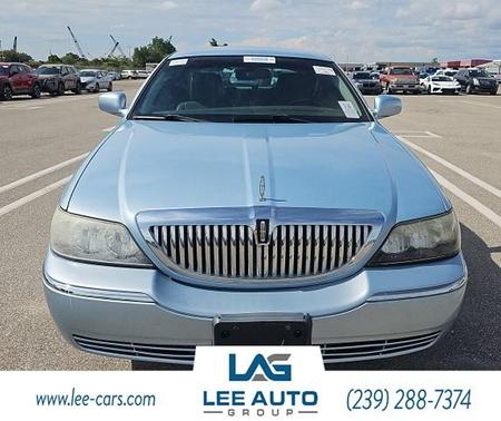 Light Ice Blue Metallic 2011 Lincoln Town Car Signature Limited