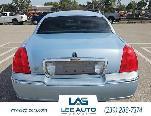 Light Ice Blue Metallic 2011 Lincoln Town Car Signature Limited