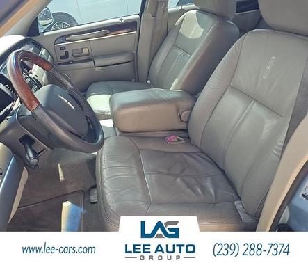 Light Ice Blue Metallic 2011 Lincoln Town Car Signature Limited