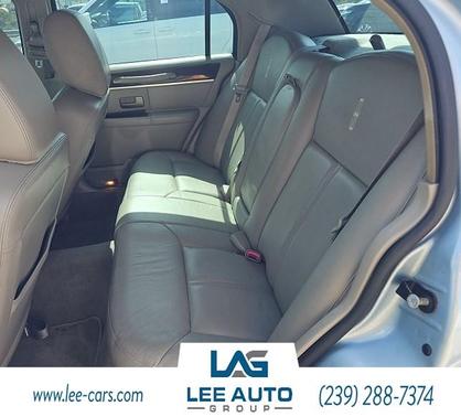 Light Ice Blue Metallic 2011 Lincoln Town Car Signature Limited