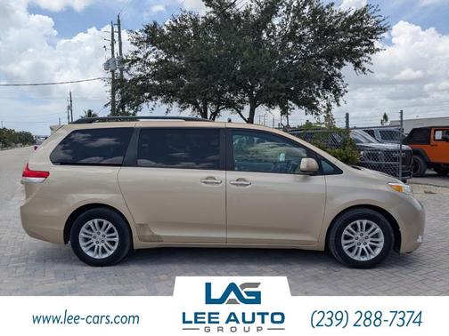 2011 Toyota Sienna XLE