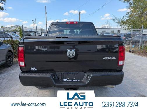 Brilliant Black Crystal Pearlcoat 2019 RAM 1500 Classic Express