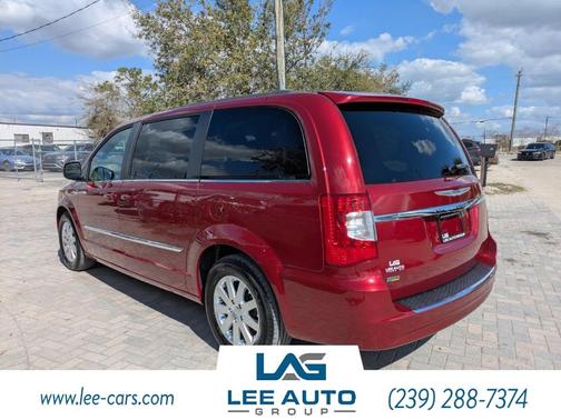 2016 Chrysler Town & Country Touring