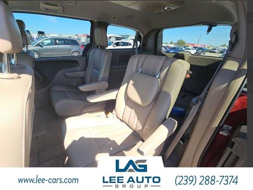2016 Chrysler Town & Country Touring