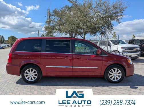 2016 Chrysler Town & Country Touring