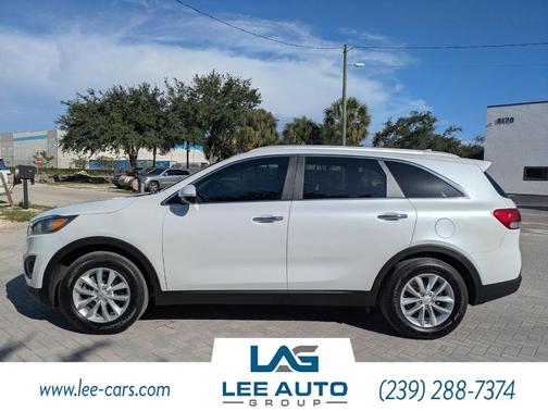 Snow White Pearl 2017 Kia Sorento LX