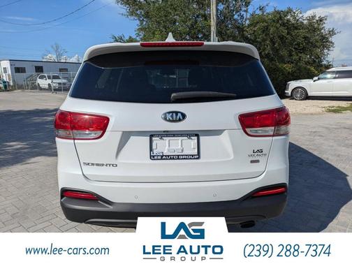 Snow White Pearl 2017 Kia Sorento LX