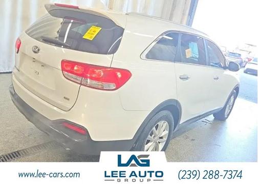 Snow White Pearl 2017 Kia Sorento LX
