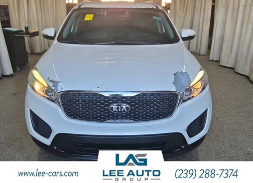 Snow White Pearl 2017 Kia Sorento LX