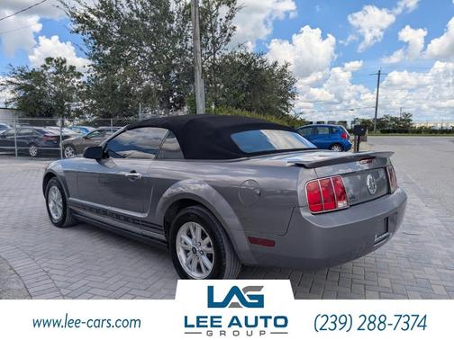 2007 Ford Mustang Deluxe