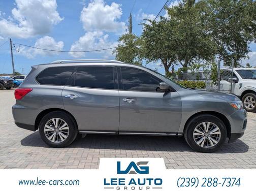 Gun Metallic 2019 Nissan Pathfinder SL