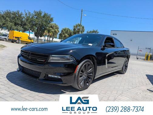 Pitch Black Clearcoat 2016 Dodge Charger SXT