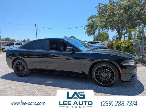 Pitch Black Clearcoat 2016 Dodge Charger SXT