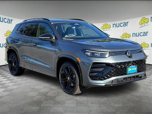 2025 Volkswagen Tiguan 2.0T SE R-Line Black