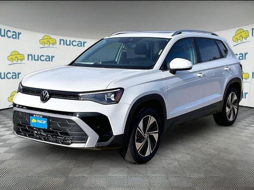 Pure White 2026 Volkswagen Taos 1.5T SE