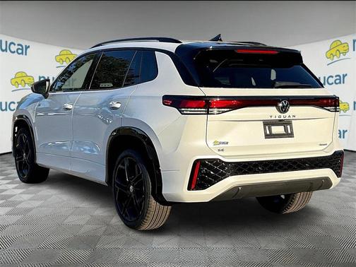 2025 Volkswagen Tiguan 2.0T SE R-Line Black