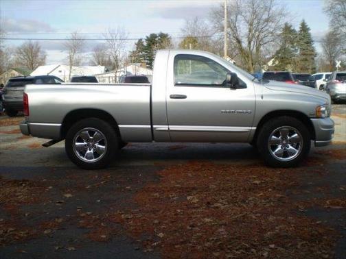 2005 Dodge Ram 1500 2dr Reg Cab 120.5" WB SLT