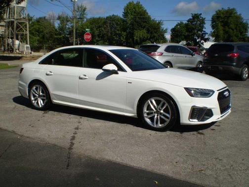 2023 Audi A4 45 S line Premium Plus