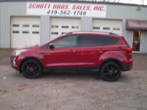 Ruby Red Metallic Tinted Clearcoat 2019 Ford Escape SE FWD