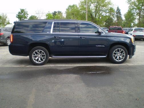 Dark Sapphire Blue Metallic 2019 GMC Yukon XL 4WD 4dr SLT
