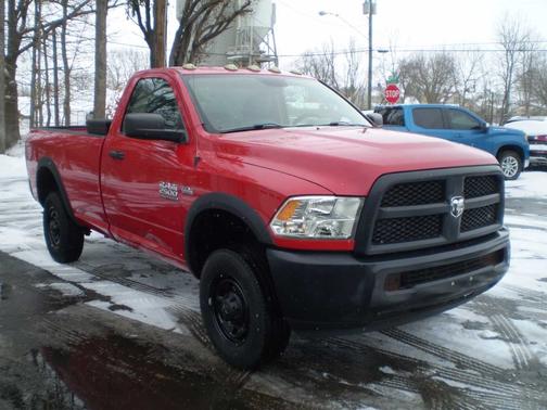 2017 RAM 2500 Tradesman 4x4 Reg Cab 8' Box