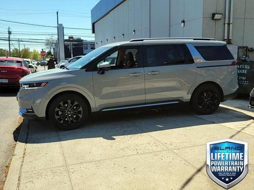 2024 Kia Carnival SX