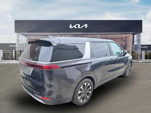 2023 Kia Carnival EX