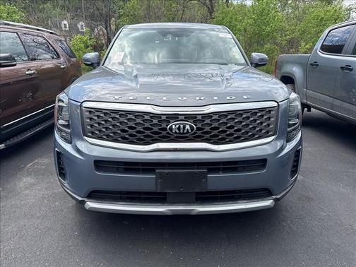Everlasting Silver 2020 Kia Telluride LX