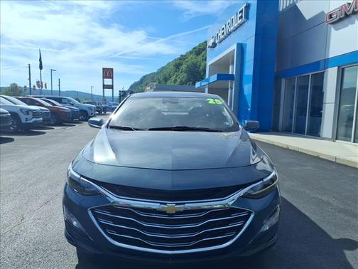 Lakeshore Blue Metallic 2025 Chevrolet Malibu FWD 1LT