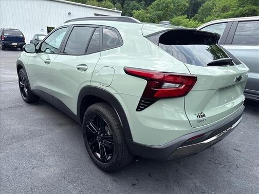 Cacti Green Gvr 2026 Chevrolet Trax FWD ACTIV