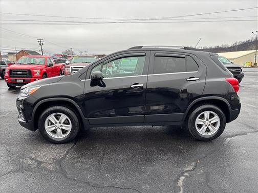 Mosaic Black Metallic 2019 Chevrolet Trax LT