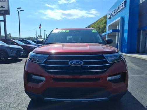 Rapid Red Metallic Tinted Clearcoat 2021 Ford Explorer XLT