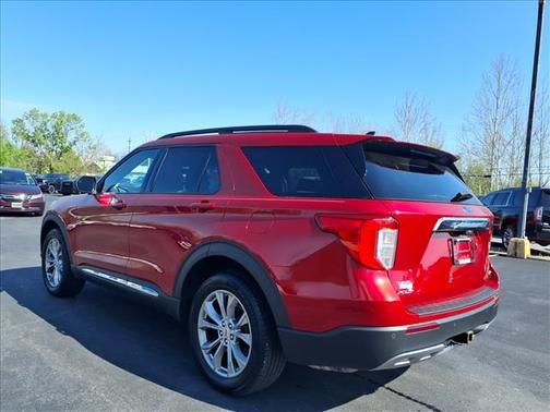 Rapid Red Metallic Tinted Clearcoat 2021 Ford Explorer XLT