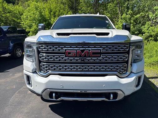 White Frost Tricoat 2023 GMC Sierra 2500 Denali