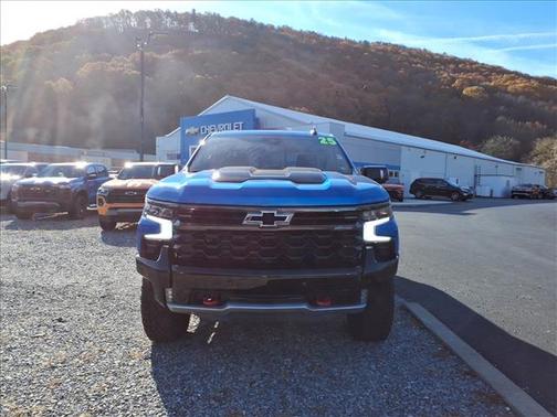 2025 Chevrolet Silverado 1500 ZR2