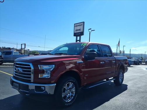 Ruby Red Metallic Tinted Clearcoat 2017 Ford F-150 XLT