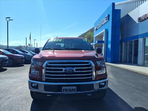 Ruby Red Metallic Tinted Clearcoat 2017 Ford F-150 XLT