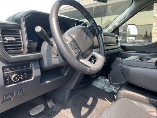 2024 Ford F-350 LARIAT SUPER DUTY
