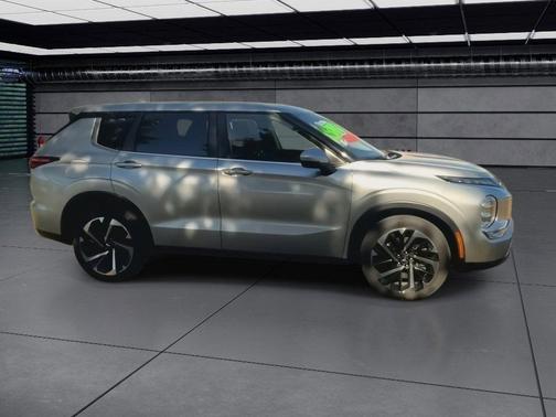 2024 Mitsubishi Outlander SE Black Edition